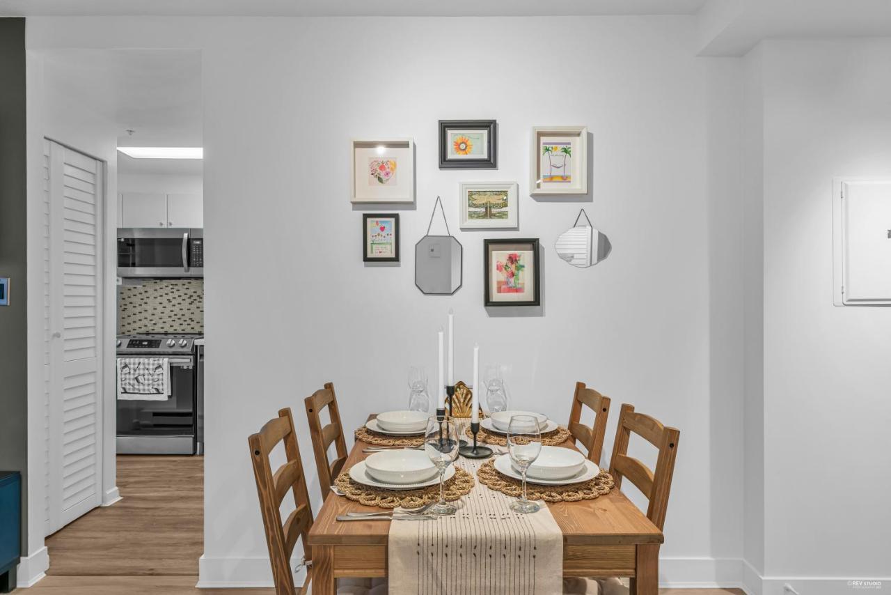 1-Br Condo In Downtown Coal Harbour With Parking And City Views Vancouver Bagian luar foto