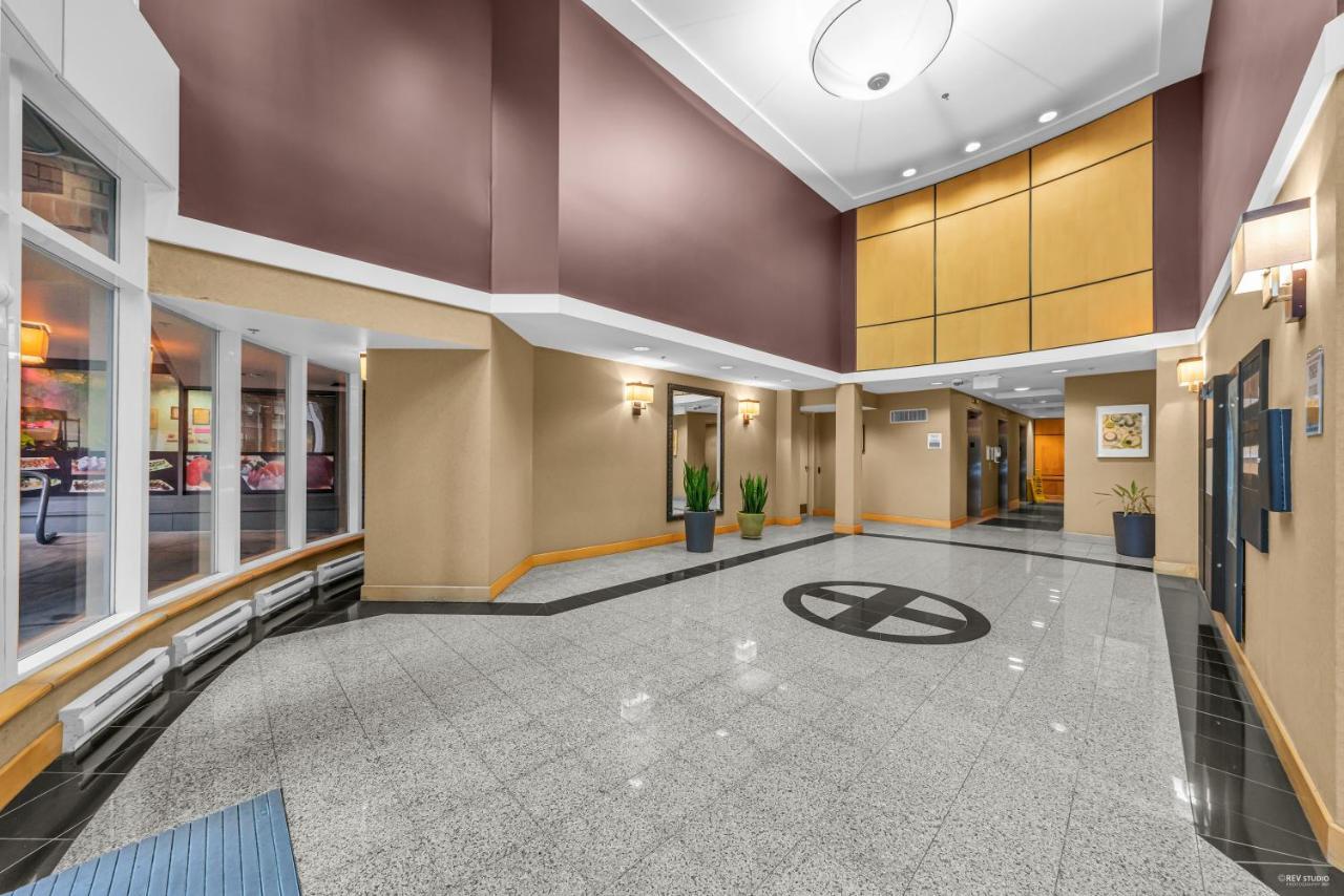 1-Br Condo In Downtown Coal Harbour With Parking And City Views Vancouver Bagian luar foto