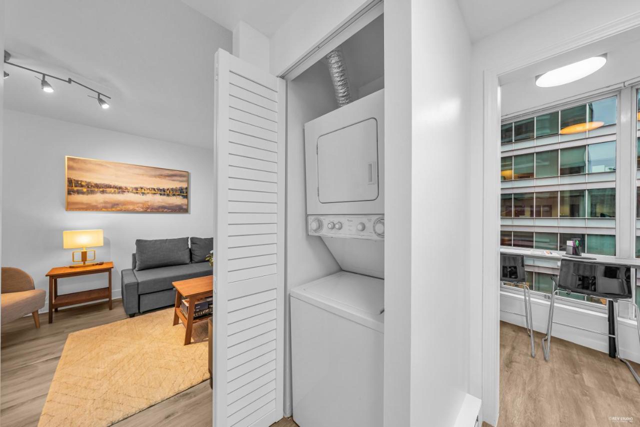 1-Br Condo In Downtown Coal Harbour With Parking And City Views Vancouver Bagian luar foto