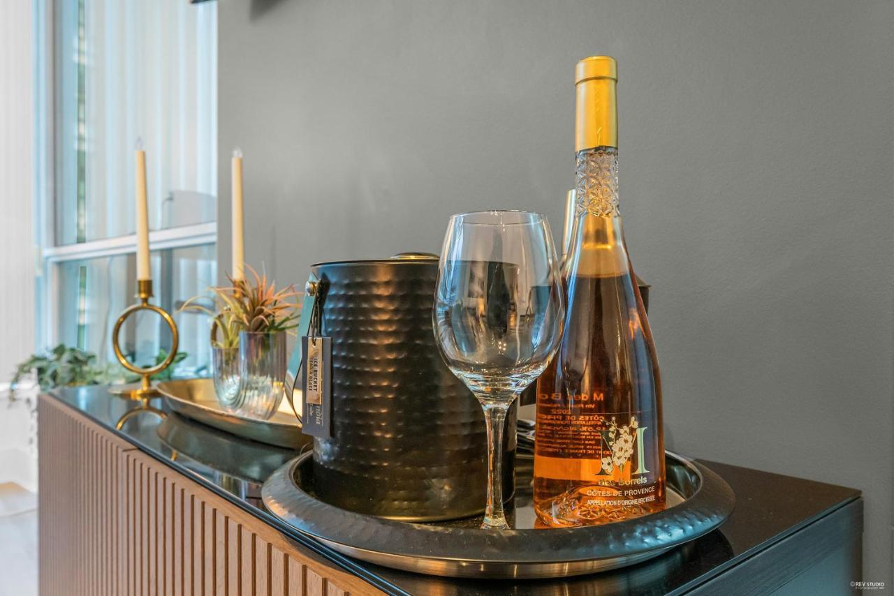 1-Br Condo In Downtown Coal Harbour With Parking And City Views Vancouver Bagian luar foto