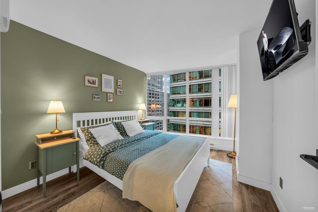 1-Br Condo In Downtown Coal Harbour With Parking And City Views Vancouver Bagian luar foto